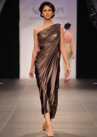 Oriental-style dress sandals