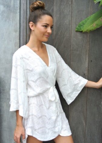 Hairstyle under a kimono dress