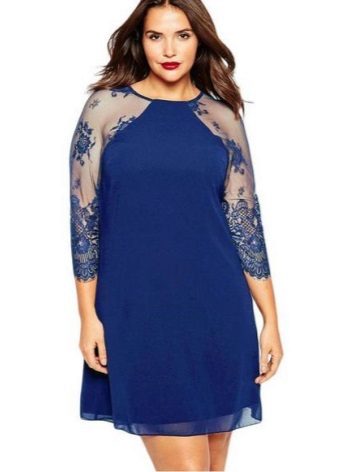 Elegant dress with raglan sleeves for full