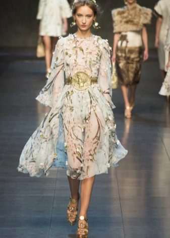 Baroque dress jewelry