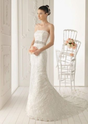 Long sheath wedding dress with a silver belt