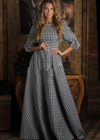 Full-length goose legs dress with a full skirt