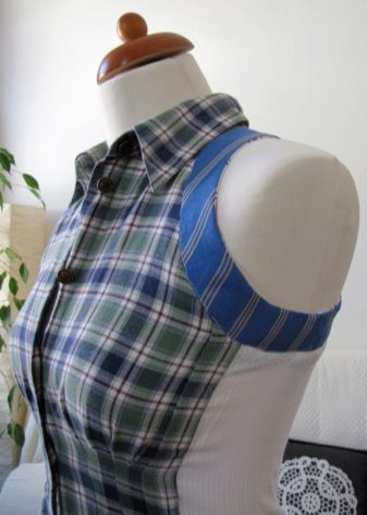 A dressing hole on a dress from a man’s shirt