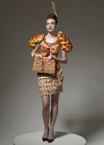 Dress made from bread rolls