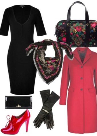 Xaló Pavlopasadsky a prop d’un vestit negre