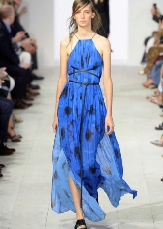 Robe bleue à la mode de la saison printemps-été 2016