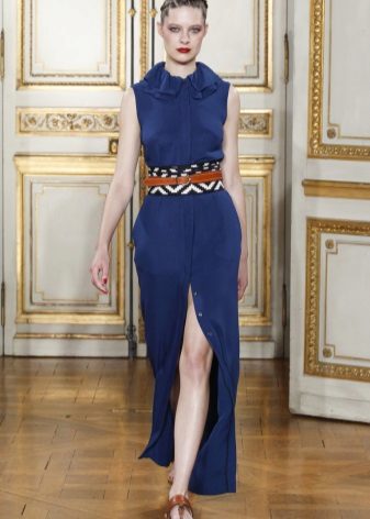 brown shoes to a blue dress