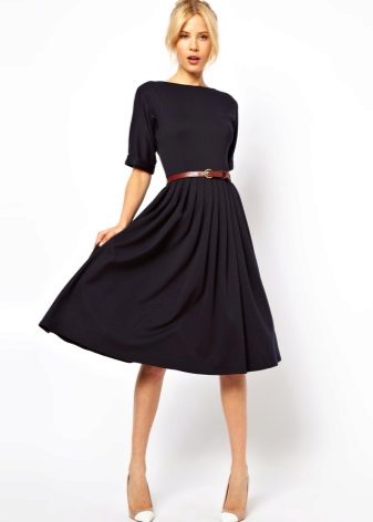 Black skirt mid-length sun