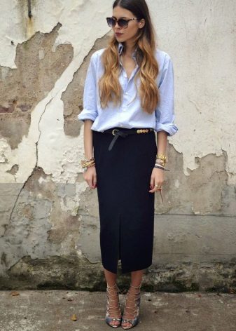 Long pencil skirt for a business look