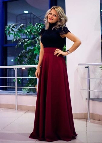 Half-skirt long skirt for girls with an hourglass figure