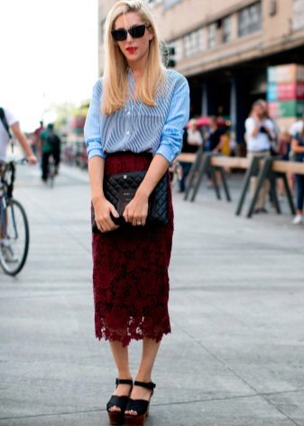 Medium Lace Pencil Skirt