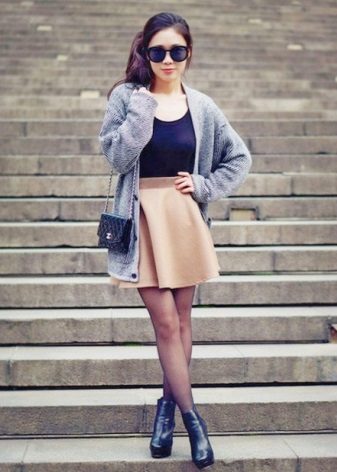 Short skirt half sun on an elastic band