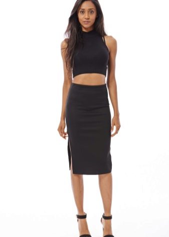straight knee-length skirt