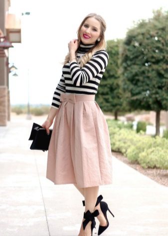 Medium Beige Skirt with Bow