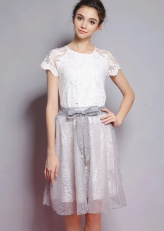 Skirt in gray with a bow in front