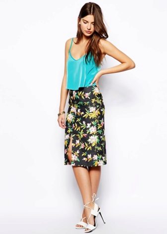 Slit pencil skirt