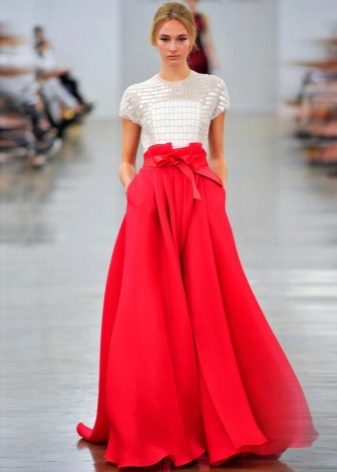 Langskjørt rosa solgulv