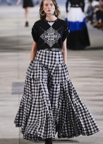 Pledd skjørt sol til gulvet