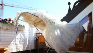 How to wash a wedding dress?