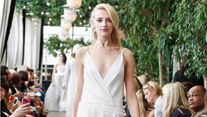 Dress with a low waist - a revolution in women's fashion