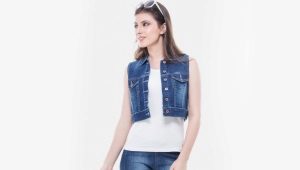 Denim vests and sleeveless jackets