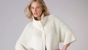 Jacket with a collar