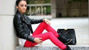 What are sneakers and which manufacturers are popular?