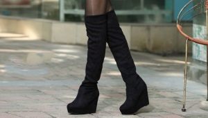 Winter wedge boots