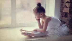 Children's leotard for dancing with a skirt