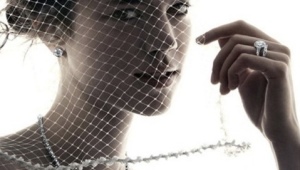 White gold ring with diamond