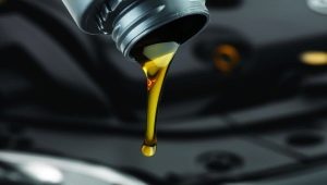How to wash engine oil?