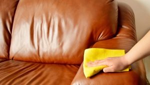 How to wipe the handle from a leather sofa?