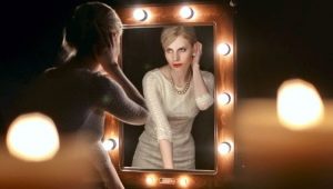 Illuminated wall-mounted makeup mirror: advantages and disadvantages