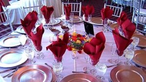 How to fold napkins into a glass beautifully?