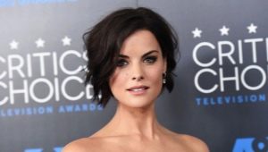 How to choose the shape of eyebrows for a round type of face?