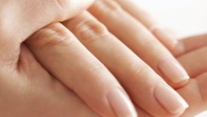 How to rejuvenate hand skin at home?