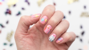 How to choose a birthday manicure?
