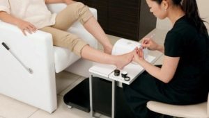 Stands for pedicure: varieties and tips for choosing
