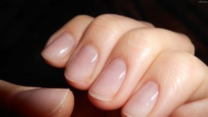 How to restore nails after building?