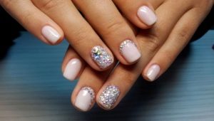 Rhinestone manicure: interesting nail design options and implementation tips