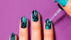 Marble manicure gel polish