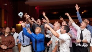 I caught the bride’s garter at the wedding - what does it mean?