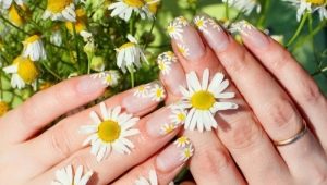 How to draw flowers on nails: disassemble step by step