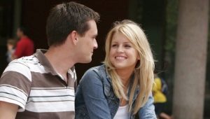 How to understand that a girl likes you?