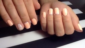 Options for lunar manicure for short nails