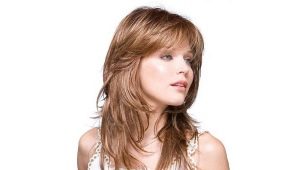 Aurora haircut on medium hair: the subtleties of selection and styling