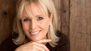 Haircuts and hairstyles for medium hair for women after 40 years