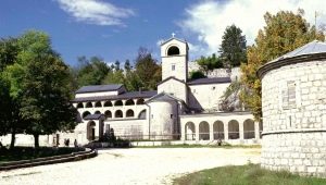 Cetinje: history, attractions, travel and overnight