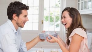 What to give a woman aged 31-34 years?