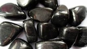 Jet: features, value and properties of stone